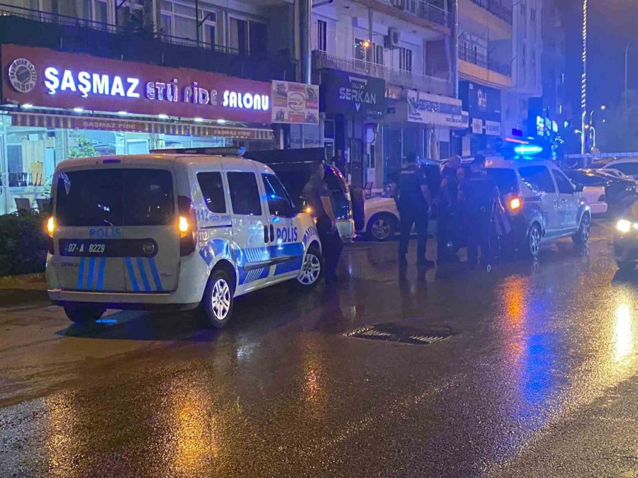 Seyir Halindeki Vip Araca Saldırı: 1 Yaralı