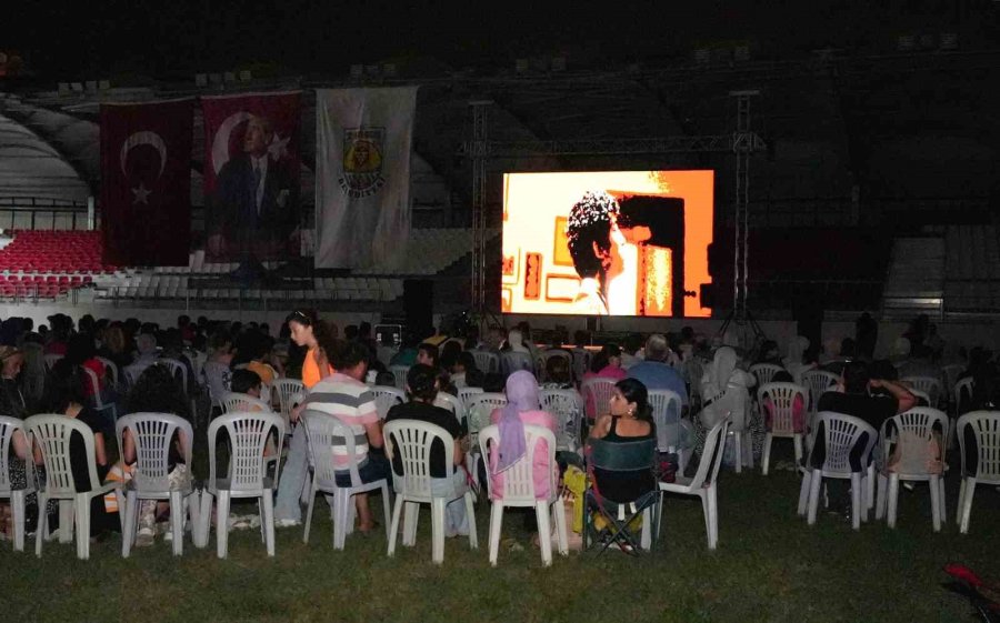 Tarsus’ta ’yaz Akşamları Şenliği’ Başladı