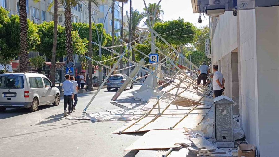 Tadilattaki Bankanın İskelesi Çöktü, Facianın Eşiğinden Dönüldü