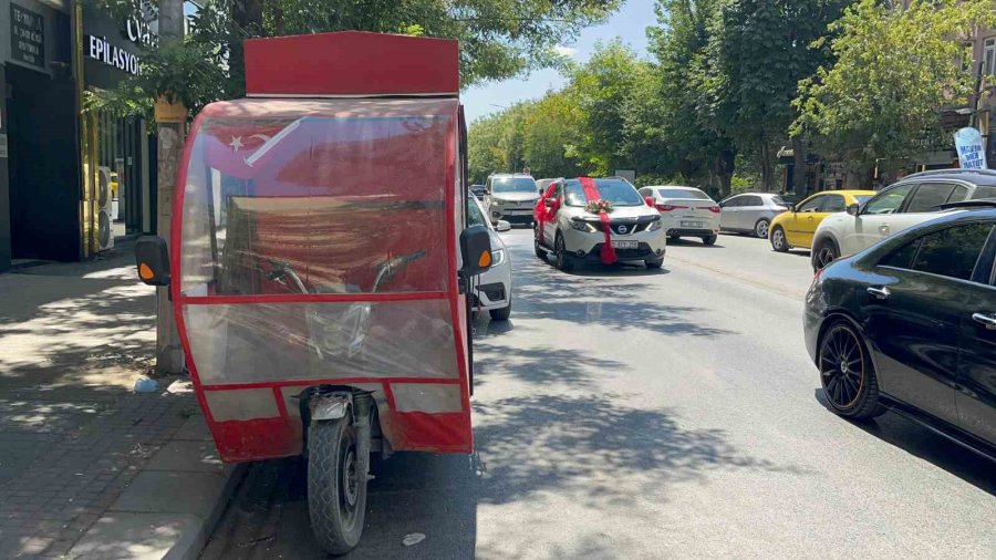 Elektrikli Bisikletin Çarptığı Kadın Yaralandı