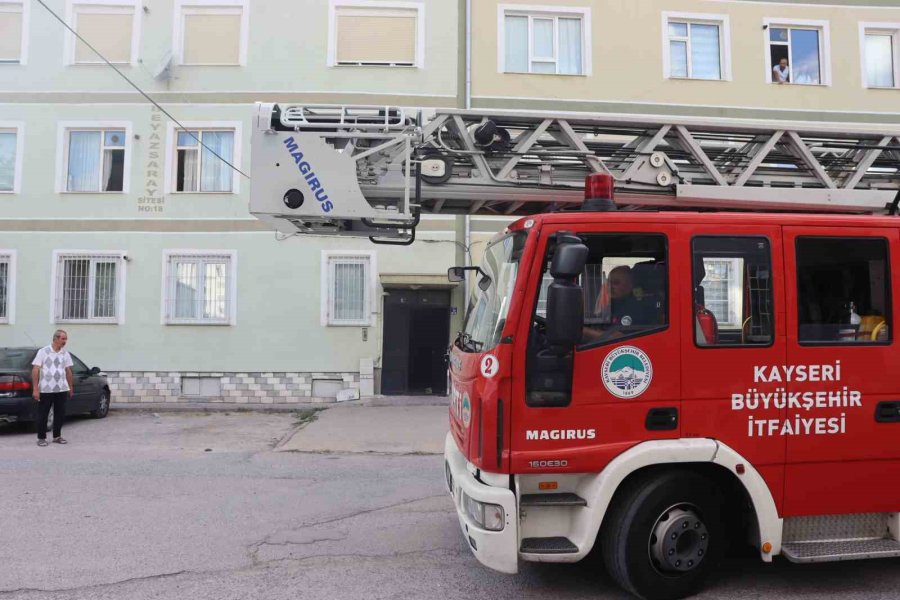 Küçük Çocuğun Çakmakla Oyunu Evi Yaktı