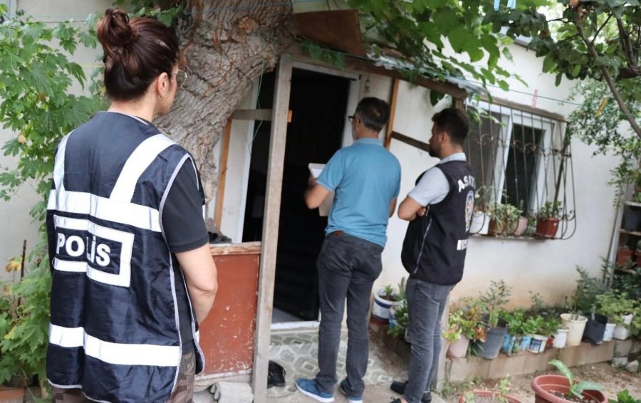 Mersin’de Aranan Şahıslara Eş Zamanlı Operasyon: 63 Gözaltı