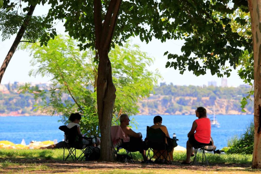 Antalya’da Termometreler Çıldırdı: Ağustos Ayının En Sıcak Günlerinden Biri Yaşanıyor