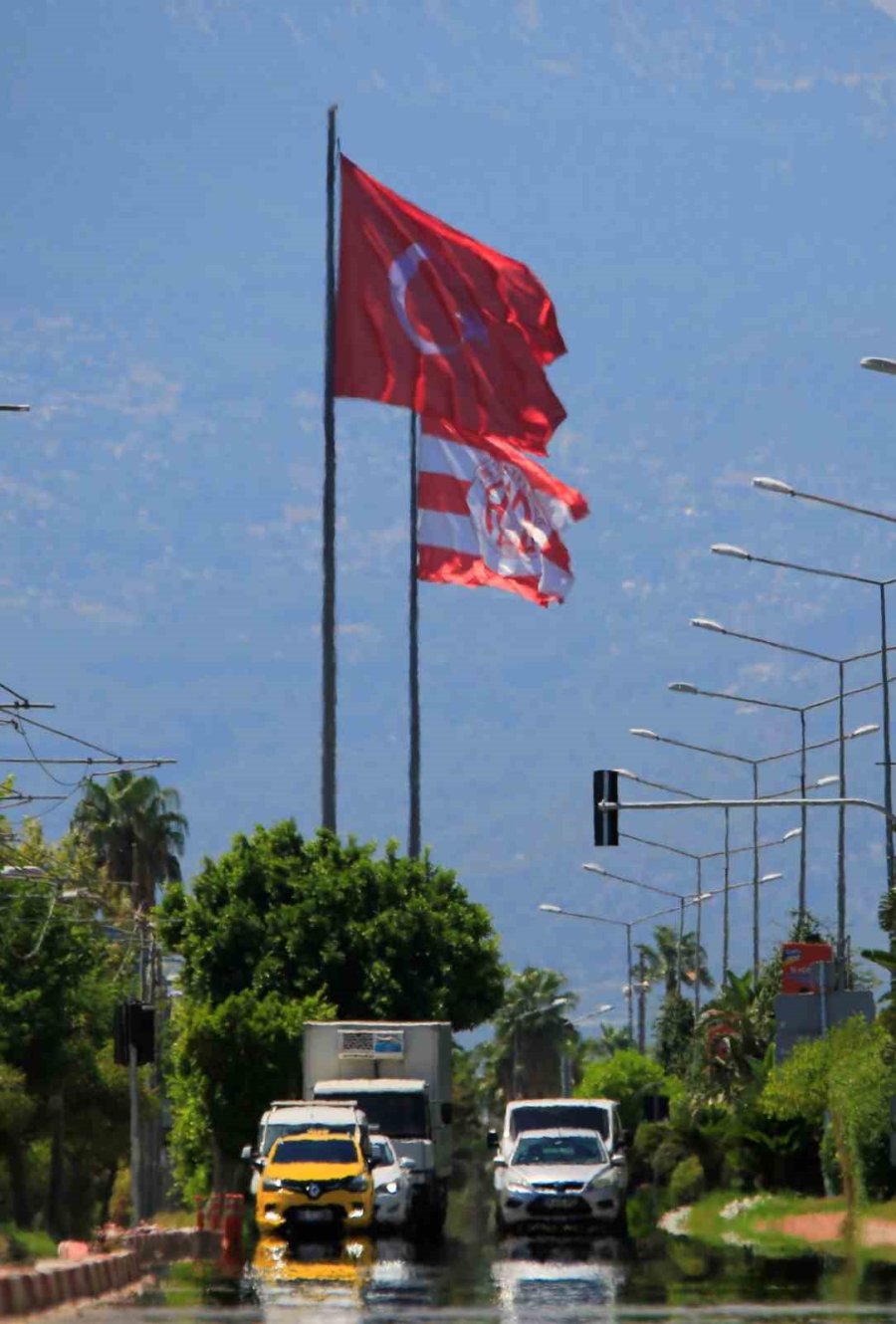 Antalya’da Termometreler Çıldırdı: Ağustos Ayının En Sıcak Günlerinden Biri Yaşanıyor