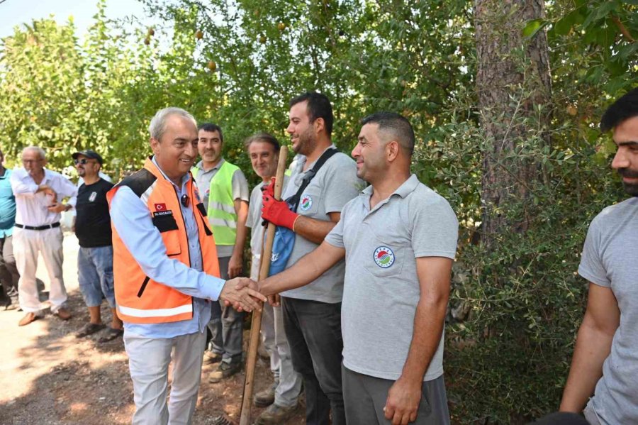 Engelli Anne İçin Sokak Asfaltlandı