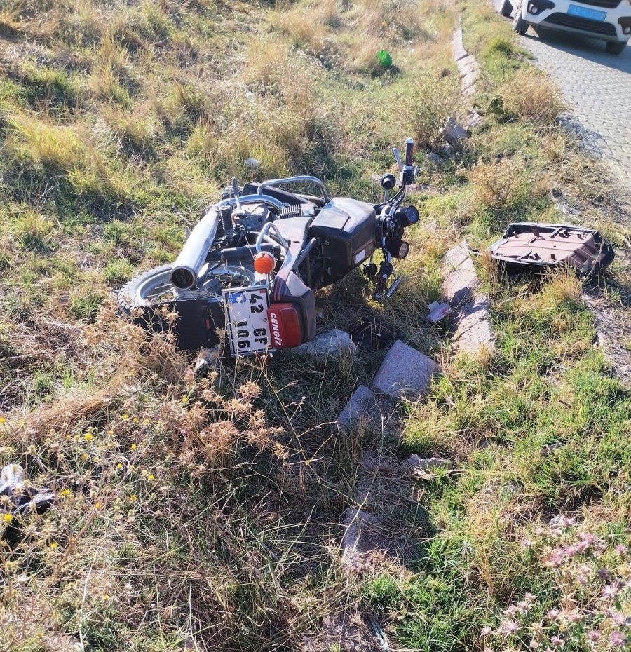 Konya’da Motosiklet Devrildi, Sürücü Yaralandı