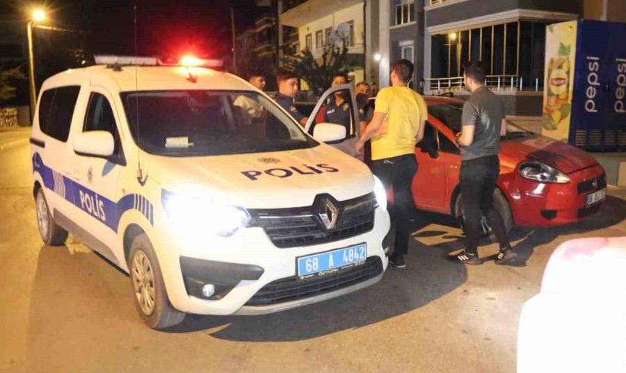 Polis İle Ehliyetsiz Sürücü Kovalamacası Kamerada