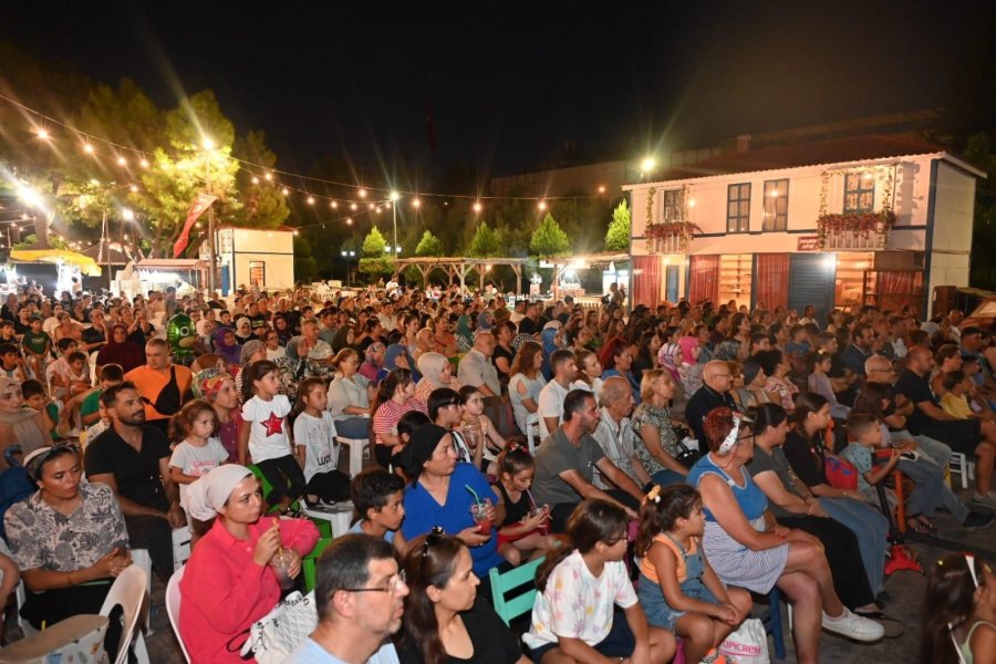 "troyalı Kadınlar", Kepez Kültür Festivali’nde Sahnelendi