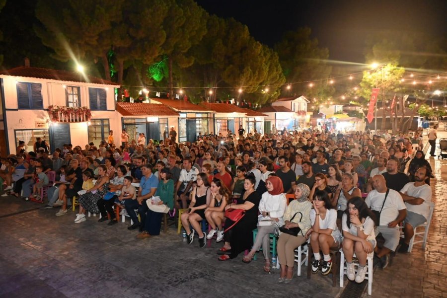 "troyalı Kadınlar", Kepez Kültür Festivali’nde Sahnelendi