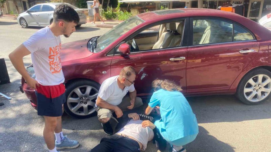 Antalya’da Kurye Motosikletten Fırlayarak Yaralandı: O Anlar Kamerada