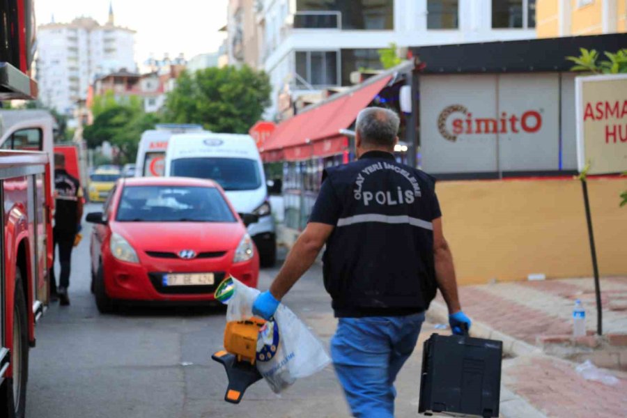 Huzurevinde Korkutan Yangın: 3 Kişi Dumandan Etkilendi