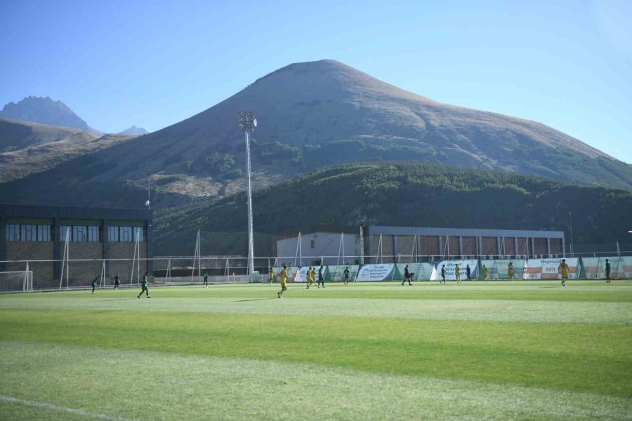 Erciyes Yüksek İrtifa Kamp Merkezi’nde Davet