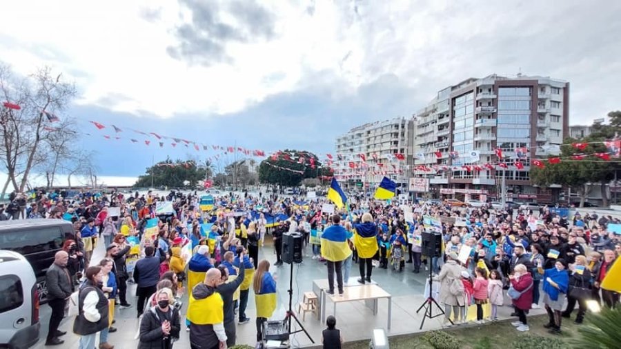 Antalya’nın Ticari Yapısı Ve Doğal Güzelliği Ukraynalıların Tercihi Oldu