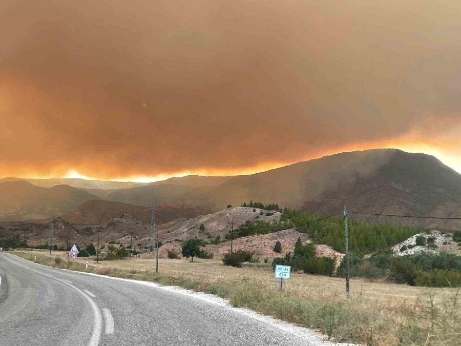 Bolu’daki Orman Yangını Eskişehir İl Sınırına Yaklaştı