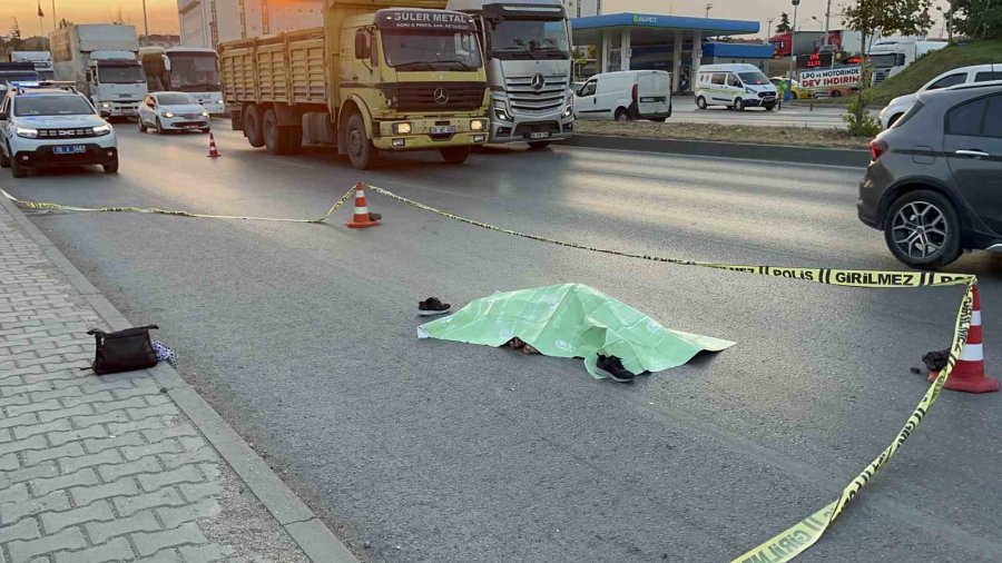 Otomobilin Çarptığı Yaşlı Kadın Hayatını Kaybetti