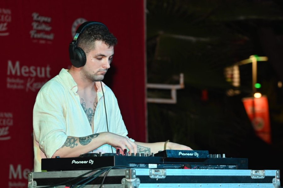 Antalyalılar, Kepez Kültür Festivali’nde Dj Performansıyla Coştu