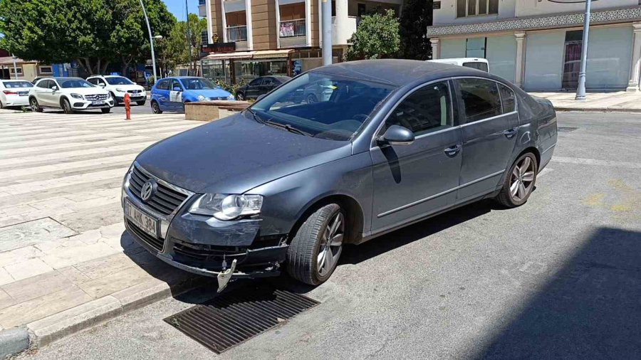 Kaza Yapan Motosiklet, Aracın Altından Güçlükle Çıkarıldı