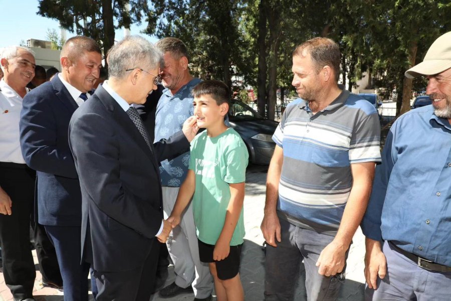 Vali Çelik Belde Ve Köylerde Vatandaşlarla Bir Araya Geldi