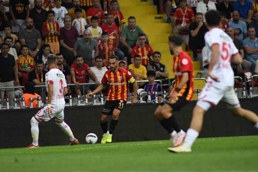 Trendyol Süper Lig: Kayserispor : 1 - Sivasspor: 1 (ilk Yarı)