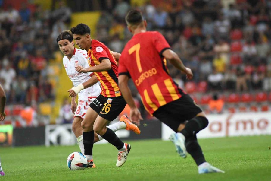 Trendyol Süper Lig: Kayserispor : 1 - Sivasspor: 1 (ilk Yarı)