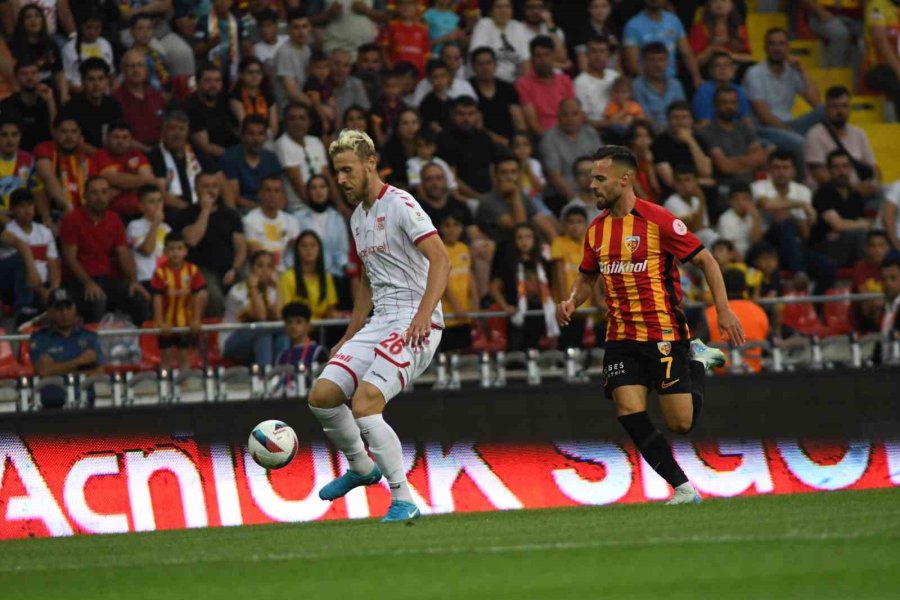 Trendyol Süper Lig: Kayserispor : 1 - Sivasspor: 1 (ilk Yarı)