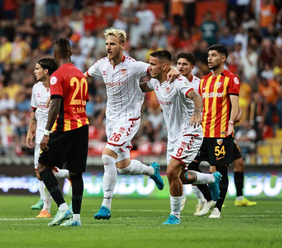 Trendyol Süper Lig: Kayserispor : 1 - Sivasspor: 1 (ilk Yarı)