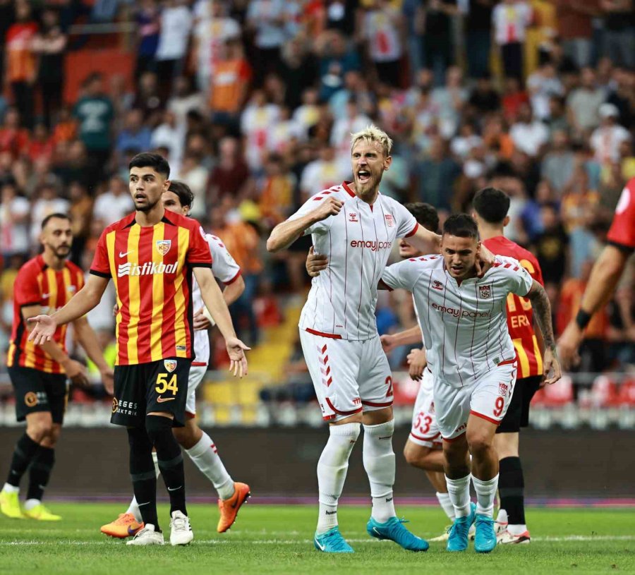 Trendyol Süper Lig: Kayserispor : 1 - Sivasspor: 1 (ilk Yarı)