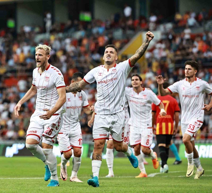 Trendyol Süper Lig: Kayserispor : 1 - Sivasspor: 1 (ilk Yarı)