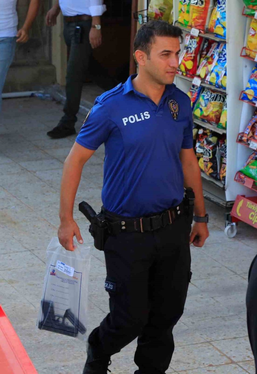 Elinde Silahla Polise Ecel Terleri Döktüren Saplantılı Aşık Kendini Vurdu