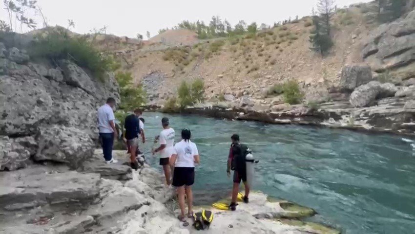 23 Yaşındaki Gencin Kaybolduğu Irmakta Havanın Kararması İle Arama Çalışmalarına Ara Verildi