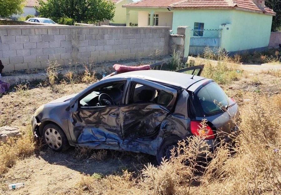 Kulu’da Otomobiller Çarpıştı: 1 Yaralı