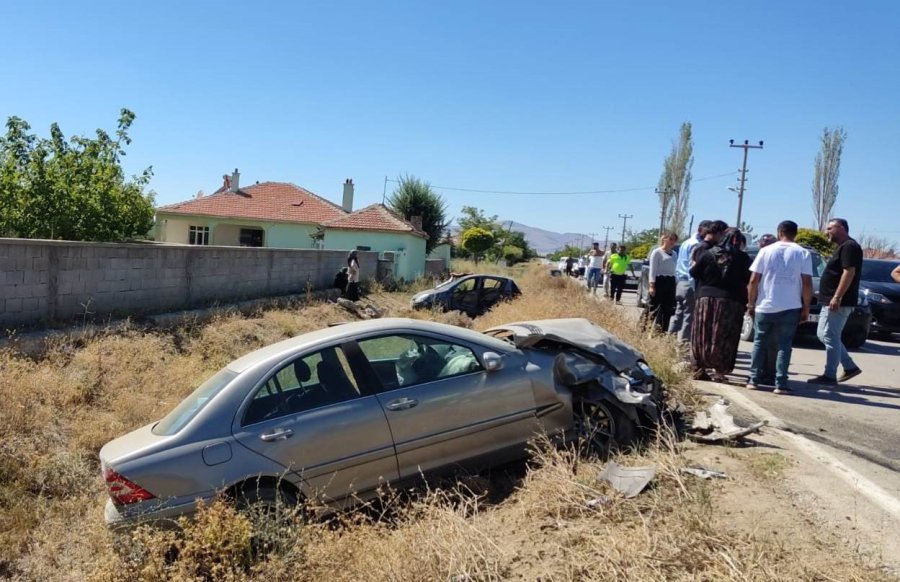 Kulu’da Otomobiller Çarpıştı: 1 Yaralı