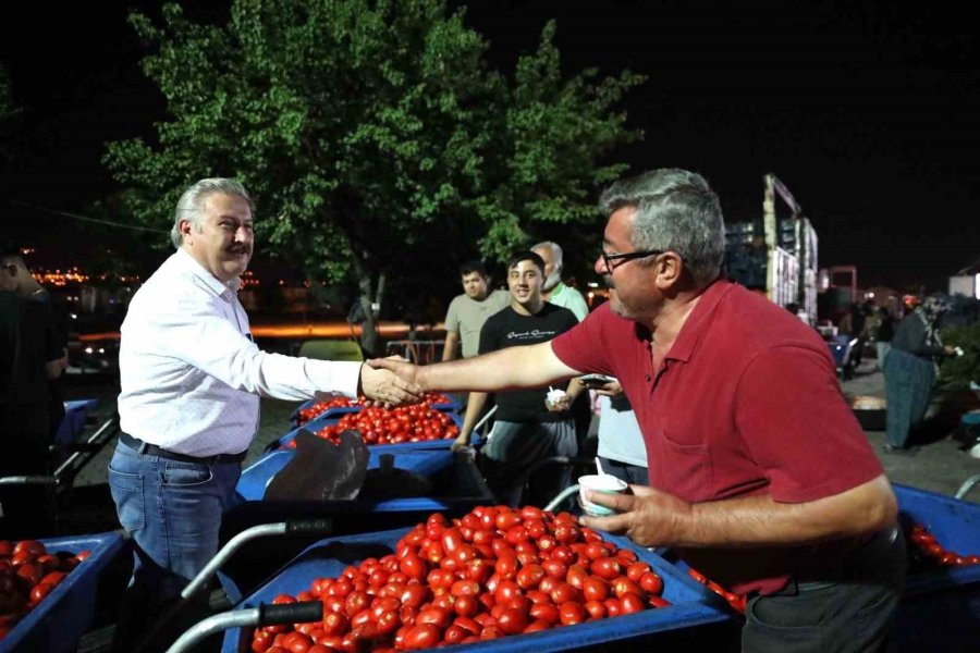 Başkan Palancıoğlu, Vatandaşlarla Salça Kaynattı