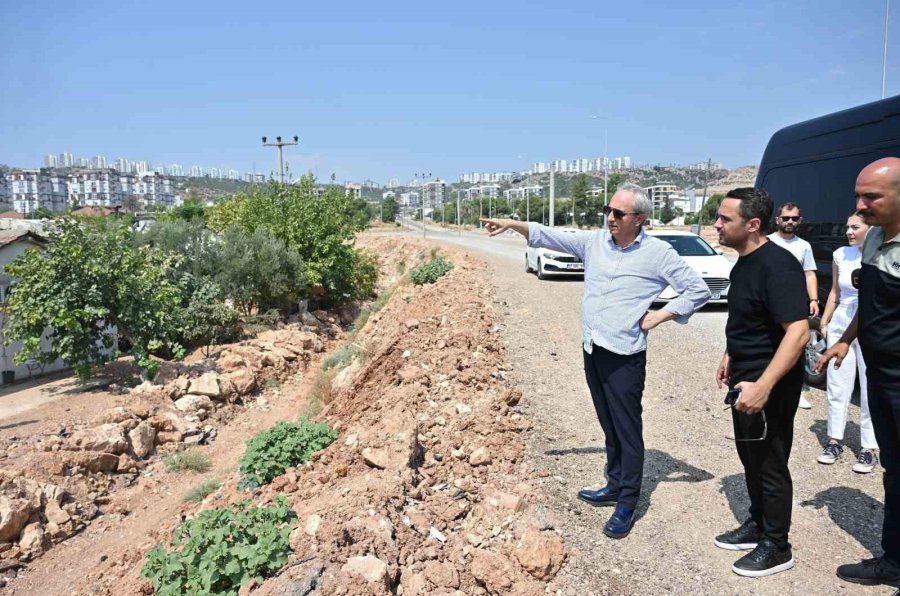 Kepez’de Sel Baskınlarına Karşı 3 Mahallede Yağmur Ve Drenaj Kanalı Çalışması