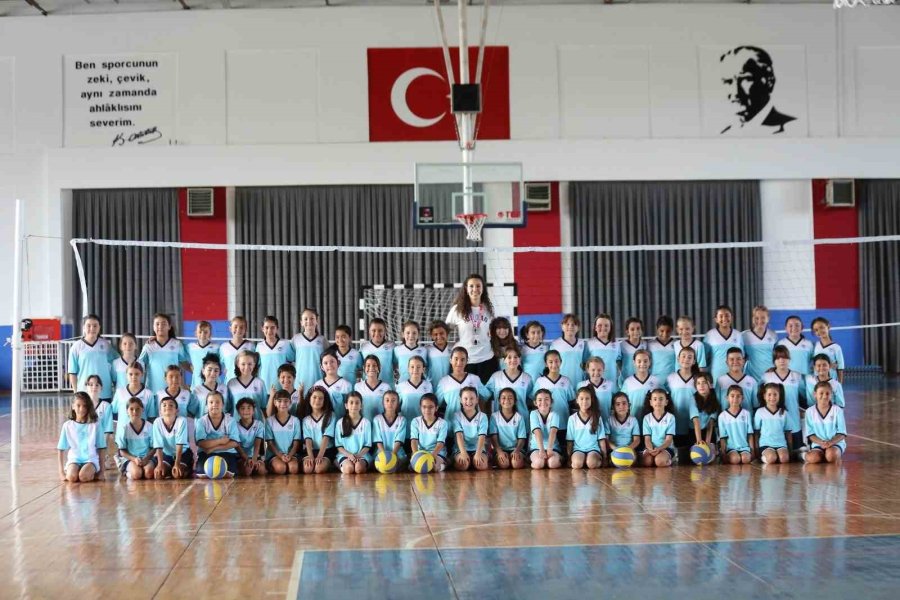 Odunpazarı’nda Voleybol Yaz Okuluna Büyük İlgi