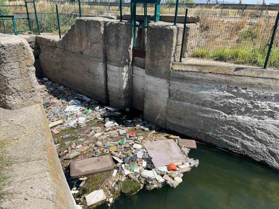 Yeşiltepe Mahalle Sulama Kanalı İçin Yardım Bekliyor