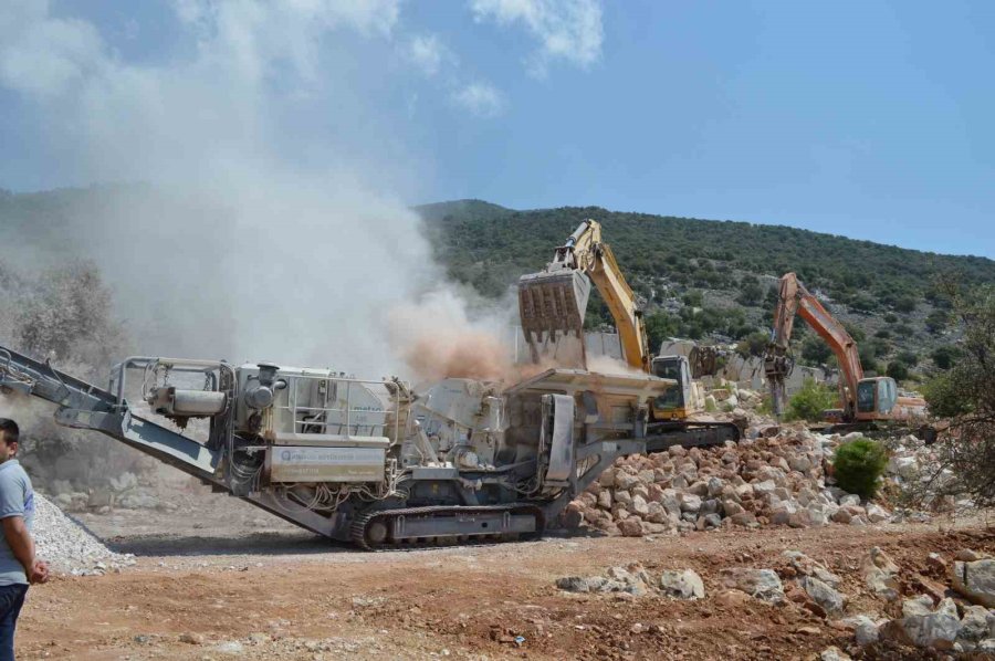 Demre Yatıkardıç Yayla Yolu Yenileniyor