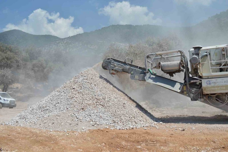 Demre Yatıkardıç Yayla Yolu Yenileniyor