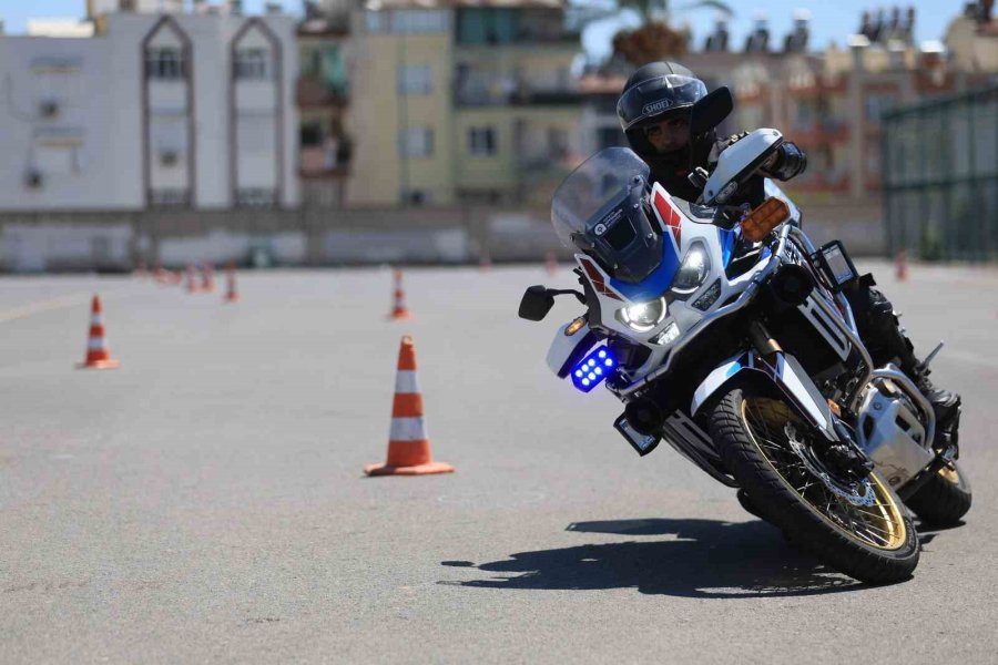 Antalya Büyükşehir Belediyesi Motorize Zabıta Ekiplerini Devreye Soktu