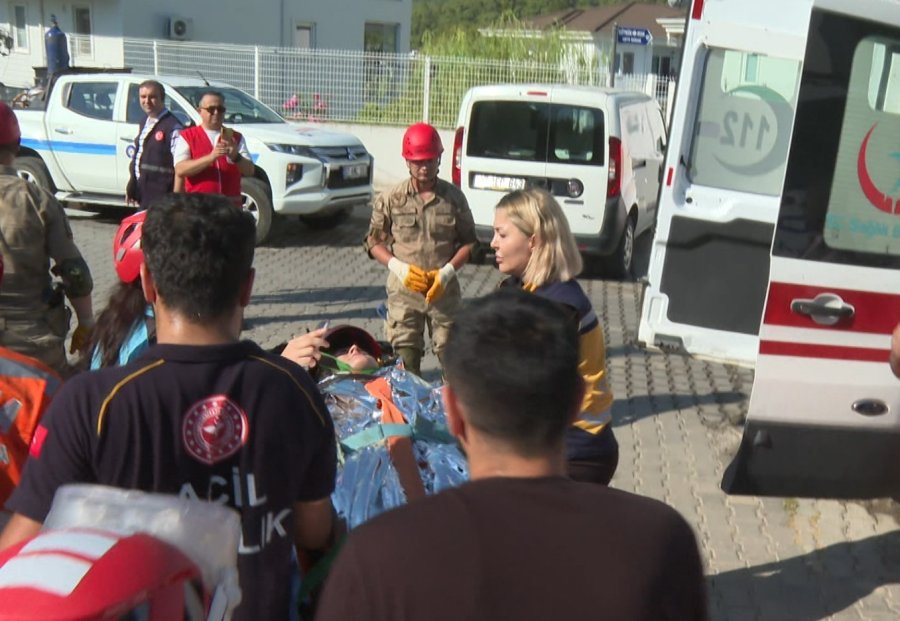 Antalya’da Gerçeğini Aratmayan Büyük Deprem Tatbikatı