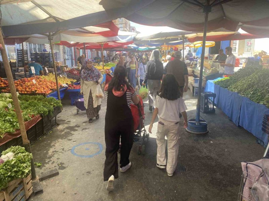 Pazarcı Esnafı Yazlık Meyvelerin Satışlarından Memnun Değil