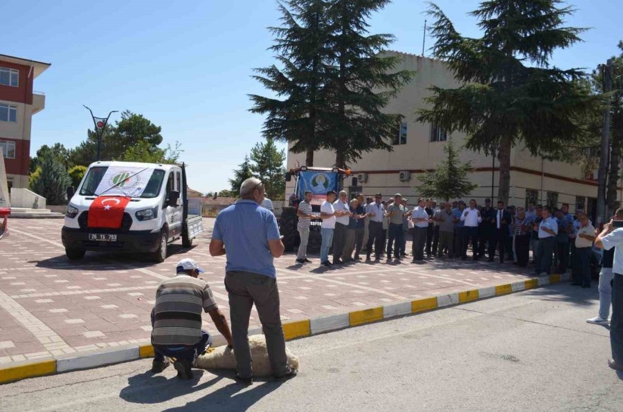 Beylikova Belediyesi Yeni Araç Ve Ekipmanlarda Artık Daha Güçlü