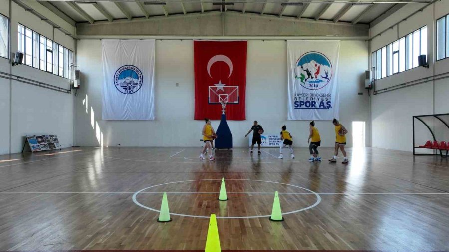 Erciyes Yüksek İrtifa Kamp Merkezi, Basketbol Takımlarını Ağırlıyor