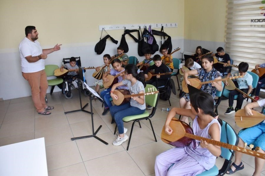 Başkan Çolakbayrakdar, “geleceğin Güçlü Türkiye’sine Hazır Nesiller Yetiştiriyoruz”