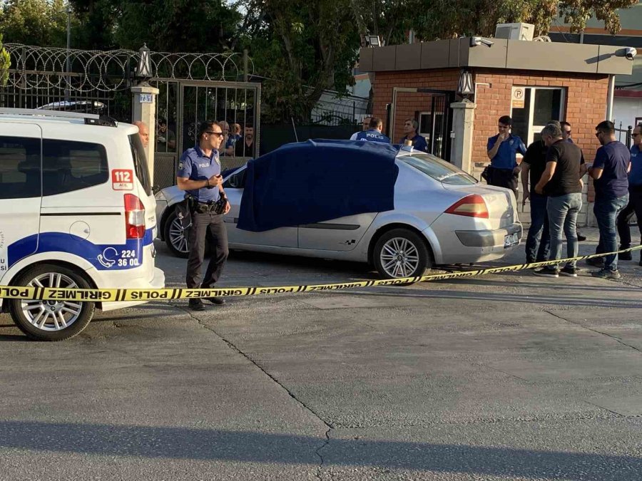 Karısını Alışverişe Gitmek İçin Aldığı Otomobilinde "kıskançlık" Tartışmasında Öldürmüş