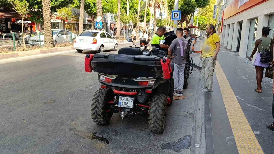 Antalya’da 2 Saatte Kontrol Edilen 130 Motosikletin Yarısına Ceza Kesildi