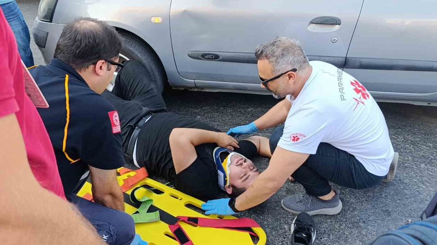 Manavgat’ta Otomobil İle Motosiklet Çarpıştı: 2 Yaralı