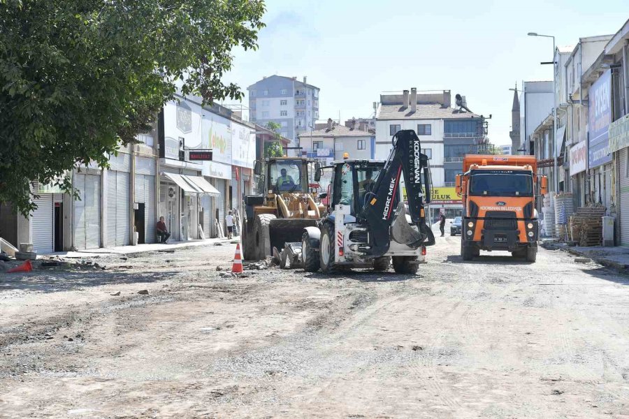 Başkan Büyükkılıç, 50 Yıllık Altyapısı Yenilenen Argıncık Toptancılar Sitesi’nde İncelemelerde Bulundu