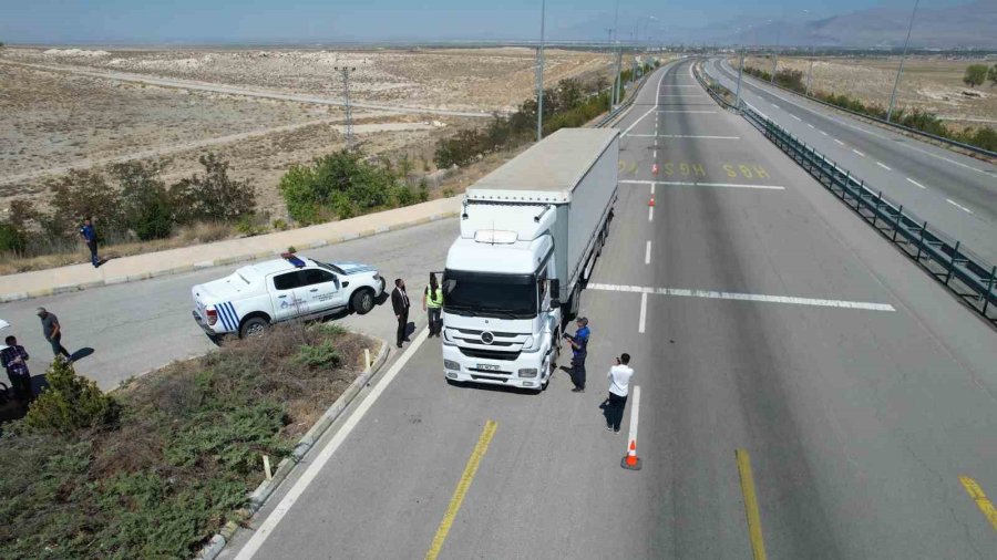 Niğde Belediyesi Ekipleri Kayıt Dışıyla Mücadelesini Sürdürüyor