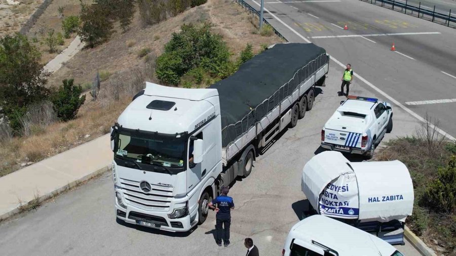 Niğde Belediyesi Ekipleri Kayıt Dışıyla Mücadelesini Sürdürüyor